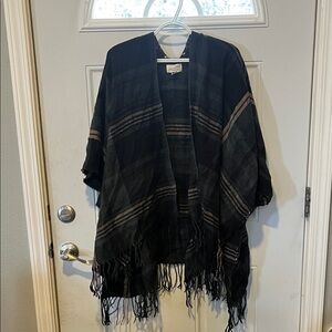 Universal Thread Black and Gray Plaid Fringe Wrap